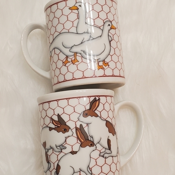 Vintage Takahashi Chicken /Bunnies Farm Kitchen Porcelain Mug Set of 2. - Picture 1 of 12